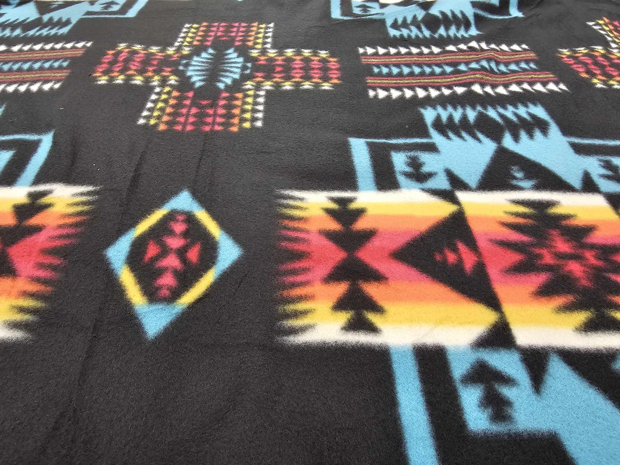 Geometric Fleece Blanket